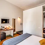 Oda ve Kahvaltı Tree Charme Trilussa Roma