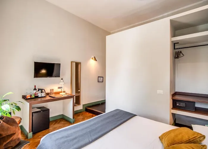 Couette-café Tree Charme Trilussa Rome