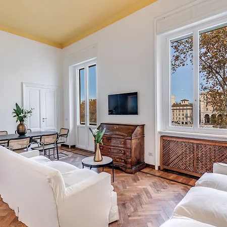 Oda ve Kahvaltı Tree Charme Trilussa Roma