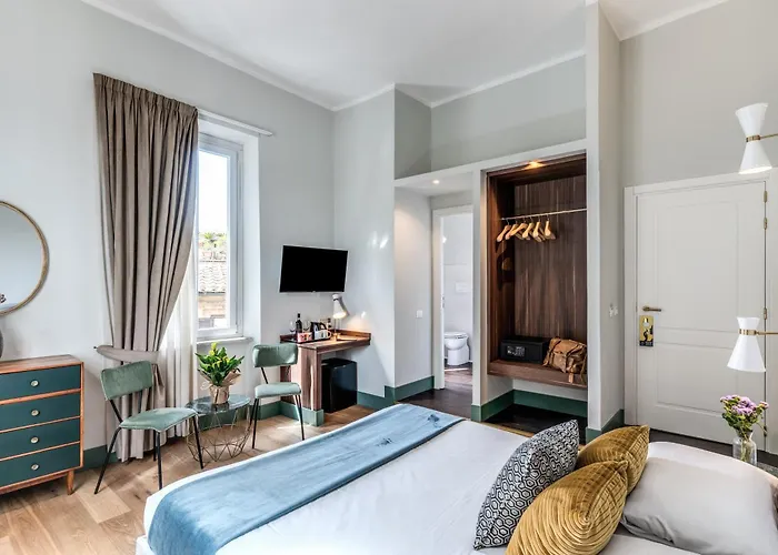 Tree Charme Trilussa Róma